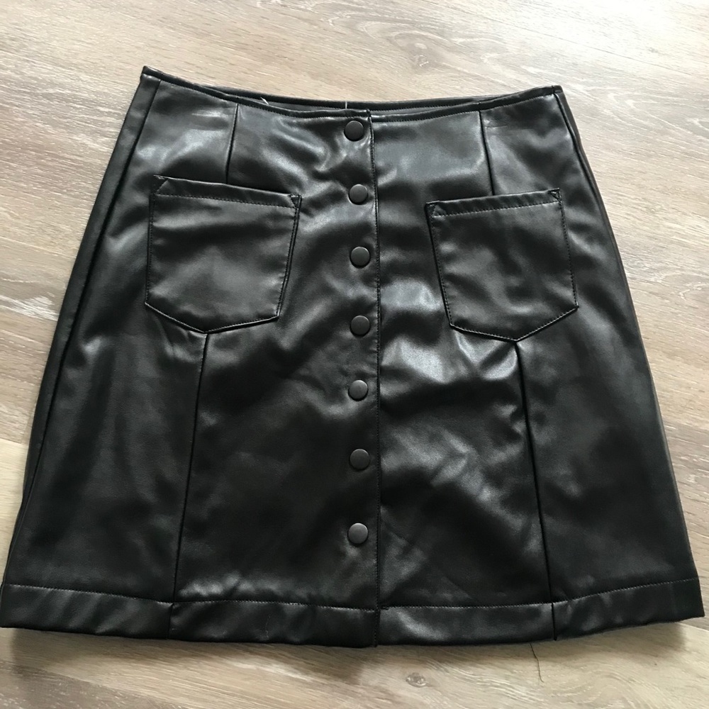 Wild Blue size S button up black skirt